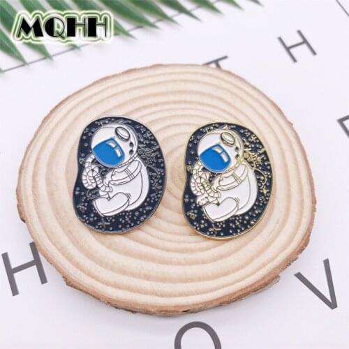 Creative Cartoon Space Astronaut Planet Enamel Brooch Gold Silver Alloy Badge Denim Clothes Bag Cute Sweet Pin Woman Jewelry