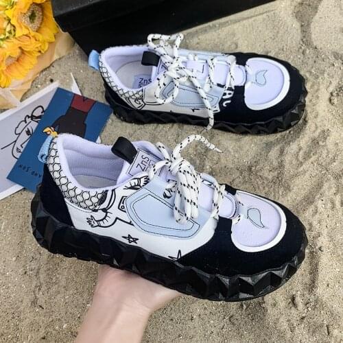 Sneakers Women Casual Shoes 2021 Fashion Thick Bottom Ladies Sport Trainer Breathable Black White Comic Platform Sneakers