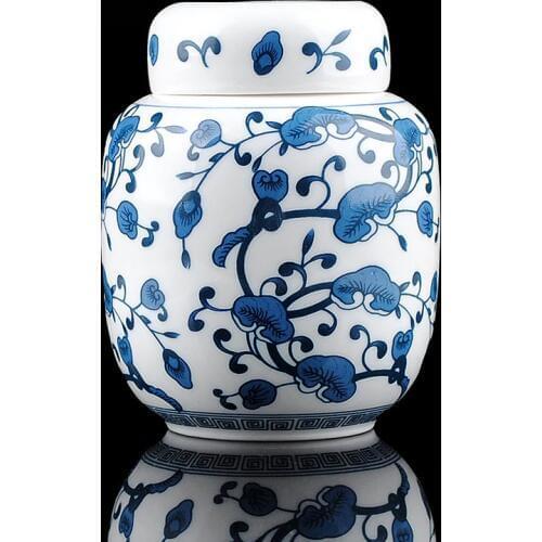 Traditional Chinese Style Classic Jingdezhen Tea Caddy Box White and Blue Porcelain Sealed Kung Fu Tea Jar Storage Canister