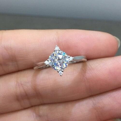 X yan Luxury Ladies Womens Wedding Ring Luxury Dazzling Crystal Rhinestone Silver Color Ring for Engagement Party Jewelry