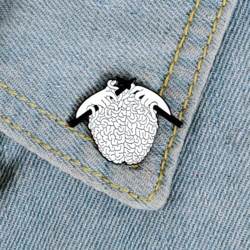 Punk Fun Body Organ Heart Personality Knitted Sweater White Enamel Brooch Alloy Badge Woman Jewelry Clothes Bags Accessories