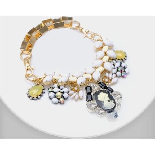 Amorita boutique Beauty head design retro exaggerated necklace