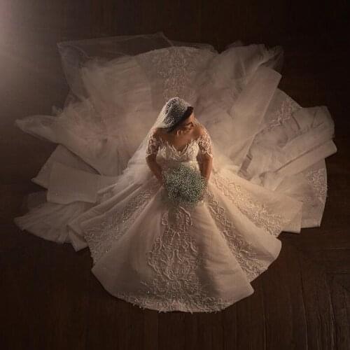 Luxury Lace Wedding Dresses In Dubai Srabic Style Half Sleeves 3D Appliques Beaded Bridal Long Train Wedding Gowns Plus Size