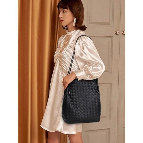 Hand-Woven Tote Bag 2021 New Trend all-match leather handbag large capacity ladies shoulder bag luxury handbag large bag