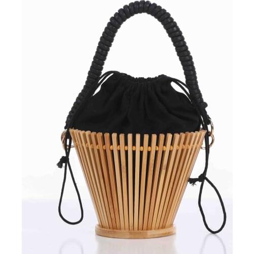 2021 New Retro Portable Bamboo Woven Female Hand-woven Bamboo Bag Simple Beach Bag Vacation Style Bamboo Bucket Bag Rattan Bag
