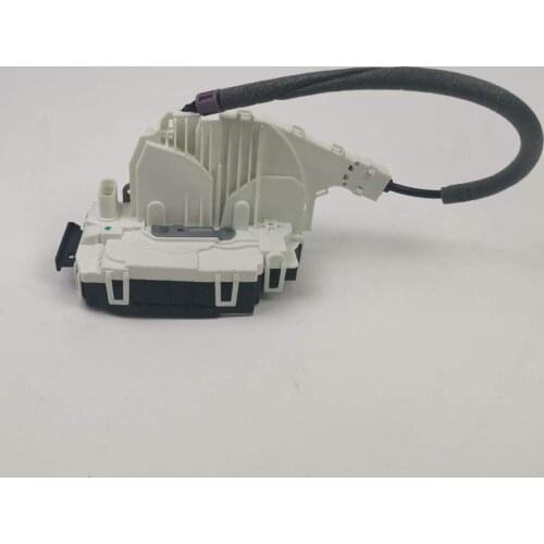 Door Lock Actuator Front right A2047201835 A2047200635 for Benz X204 E500 C200 C180 C250 E300 C250 E350