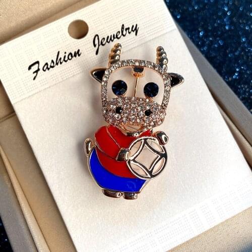 Bold suit Brooch Fashionable womens suit collar pin creative high-end fashion jewelry