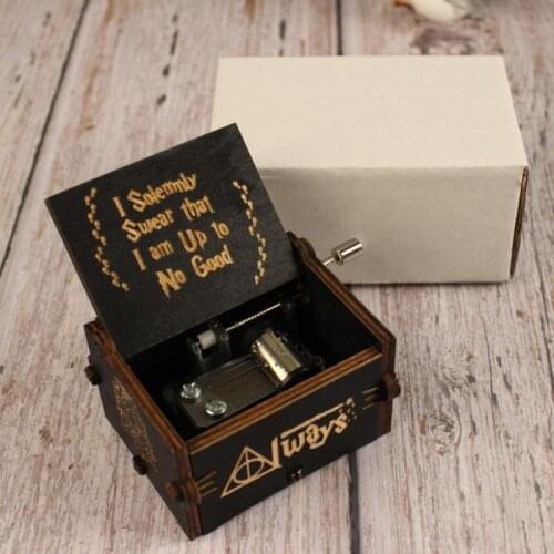 Vintage Music Box Wooden Craft Engraved Hand Crank Clockwork Wife Friends Kids Birthday Present Souvenir New Year Gift