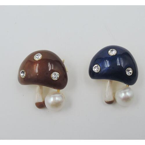 TOP FASHION BROOCH,MUSHROOM SHAPE,100% nature freshwater pearl brooch-gold plating -very fashion