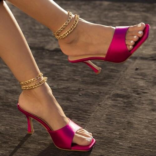 XU LIU FEI Bracelets On The Leg