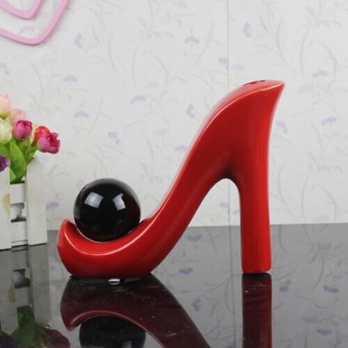 Ceramic red High-heeled shoes vase home decor crafts room decoration handicraft ornament porcelain figurines wedding decorations