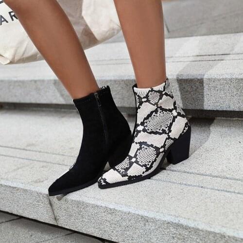 New comfortable square head snake pattern comfortable thick heel womens shoes European and American fashion Martin boots short