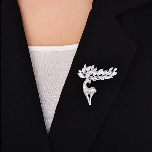 Fawn Deer Zircon Brooches for Women Large Brooch Pin Fashion Dress Coat Accessories Party Female Jewelry 2020 New Animal Good