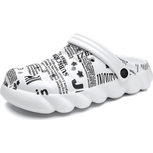 Large size Sandals Men Crocks Summer Hole Shoes Crok Rubber sole Garden Shoes Crocse Beach Flat Sandals Slippers Jelly shoes