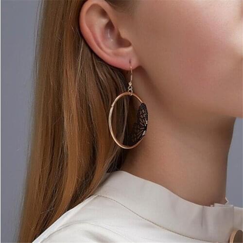 Creative Lace Butterfly Earrings for Women Round Hollow Out Gold Earrings Female Ear Hook Jewelry