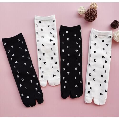 2 Pairs Lovers Socks Unisex Digital Middle Tube Socks Personality Black And White Split Toe Socks Couple Casual Cotton Socks