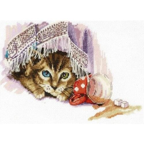Top Customized Embroidery Naughty Cat Modern Wedding Cross Stitch Kits with 100% Cotton Flosses & Free Shipping for Wall Decor