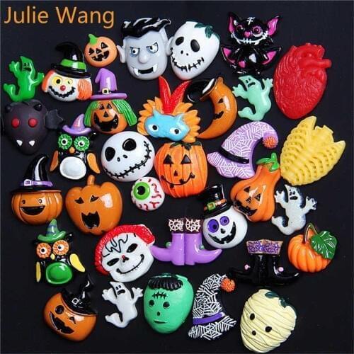 Julie Wang 30PCS Resin Halloween Charms Random Mixed Pumpkin Ghost Bat Pendants Jewelry Making Accessory Festival Decor