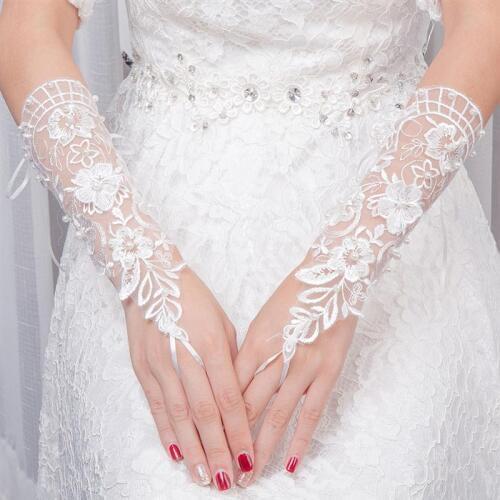 Lace Flower Bride Gloves Hollow Out Women Fingerless Bridal Gloves Short Wedding Glovesfor Women Bride Wedding Accessories