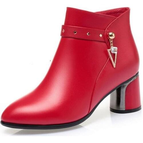 ZXRYXGS Top Cowhide Rhinestones Autumn Fashion Boots Women Boots 2021 Temperament Warm Inside Plush / Wool Winter Snow Boots