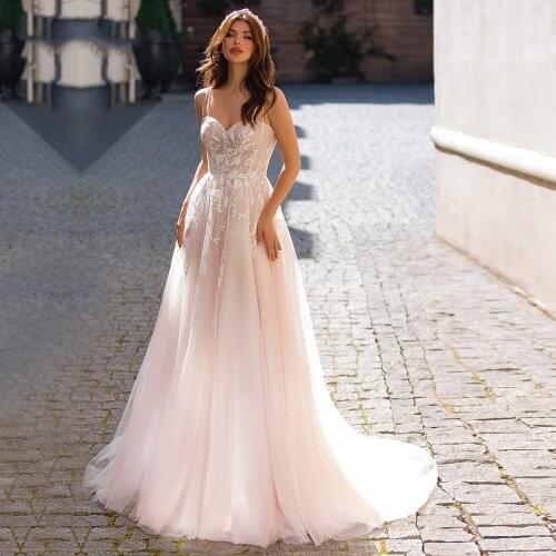 Attractive Lace Tulle A Line Wedding Dresses Bohemian Sweetheart Spaghetti Straps Criss Cross Straps Bridao Gown with Appliqués