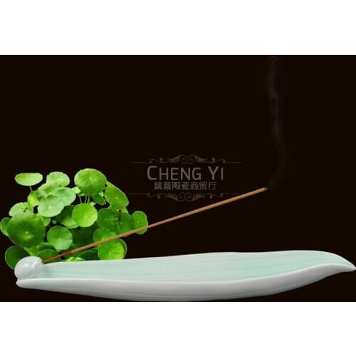 New Blue Lotus petal celadon incense burner incense joss sticks of incense and ceramic road lying incense burner