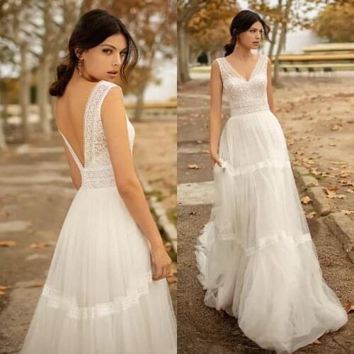 2021 Latest Charming Lace Sleeveless Bridal Wedding Dresses V Neckline Backless Wedding Gowns for Bride Court Train On Sale