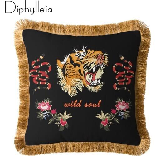 Diphylleia American Retro Style Roaring Tiger Throw Pillow Case INS Luxury Pillow Cover Garden Sofa Living Room Cushion Cover