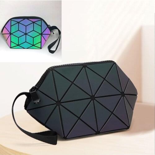 Fashionable Hot Small Womens Cosmetic Bag Luminous Geometric Coin Bag Diamond Grid Pattern Purses Single Zipper cell-phone Bag