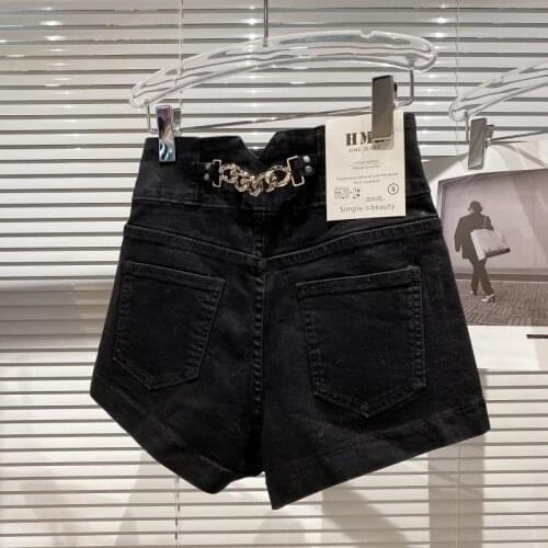 2020 Winter New Style Back Waist Metal Chain Denim Shorts design Three Part Wash Water Straight Tube Jeans Shorts