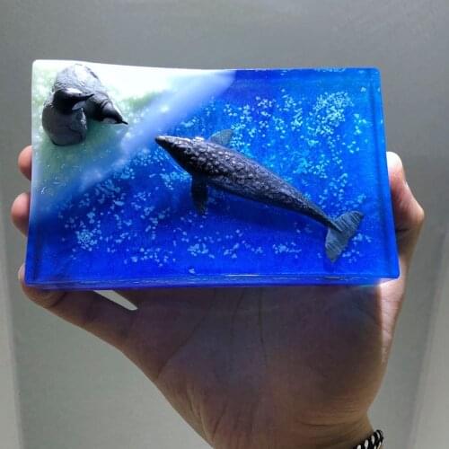 Handmade Marine Animal Antarctic Emperor Penguin Baby Grey Whale Crystal Resin Decoration Car Creative Gift