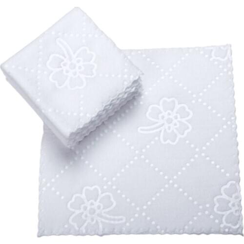Ultrasonic Cut Edge Lace Square White Napkin Wmbossed Fiber Wipes Handkerchief Disposable Supplies for Hotel Restaurant
