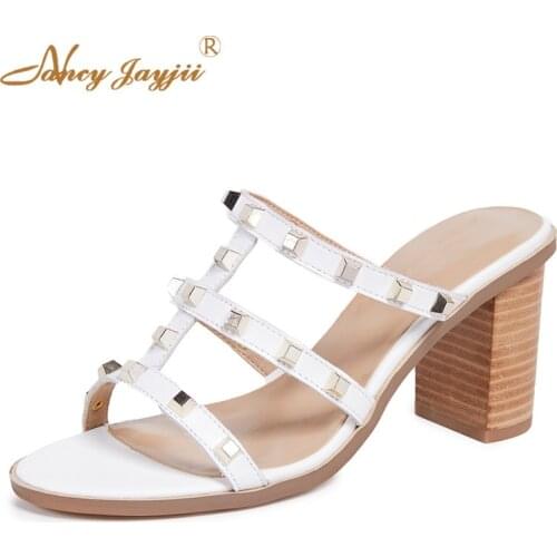 White Gladiator Slippers Roman Wood Print Med Block Heels Gold Rivets Slides Summer Casual Round Toe Fashion Women Shoes 2019