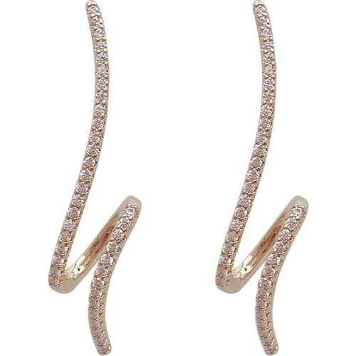 New Simple Lightning Pearl Serpentine Stud Earrings exquisite Trend Fashion Simple Prevent Allergy Korean Fashion Stud Earrings