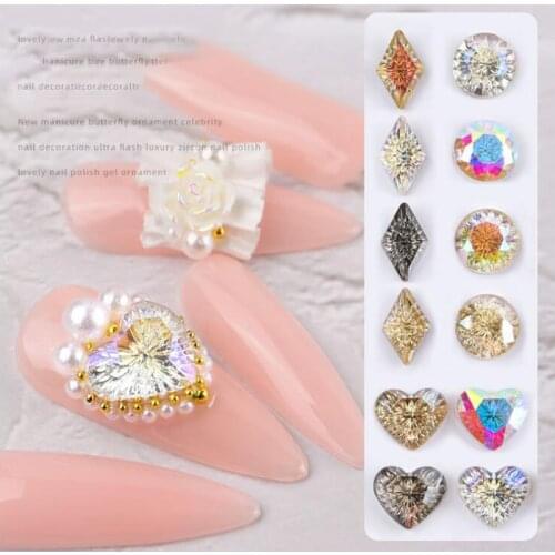 1Pc Nail Art Retro Relief Diamond 3 Different Size Special-shaped Square/Love/Round Nail Decor Rhniestones Flashing Crystal H