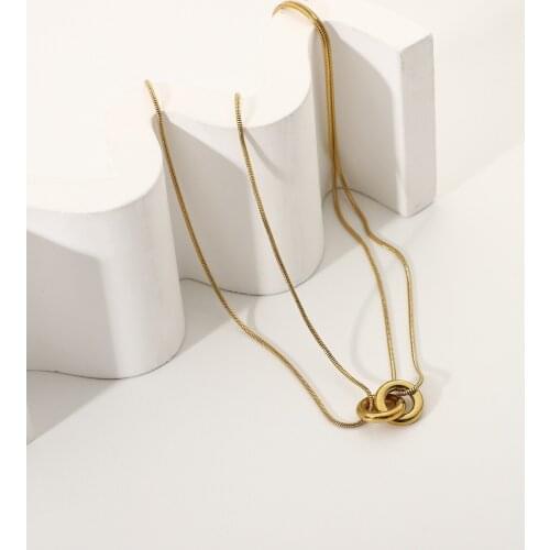French Light Luxury Stainless Steel Necklace Gold Plated Twist Layered Circle Couple Ring Pendant Necklace For Women