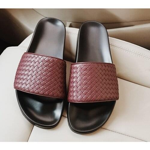 Genuine Leather Men Fashion Soft Leather Weaving Beach Flat Slippers Men Thick Bottom Ttavel Outdoor Youth Retro Leather Slipper