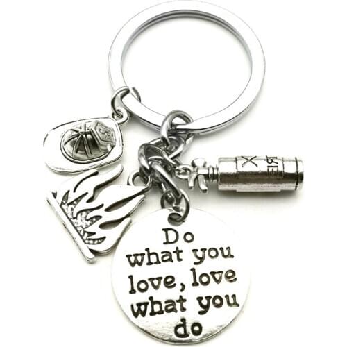 2020 Pendant Mini Fire Keychain Fire Extinguisher Fireman Fire Fashion Keychain Men and Women Car Key Ring Jewelry Gift