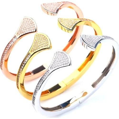 Fashion Fan Bracelet with Zirconium Square Zircon