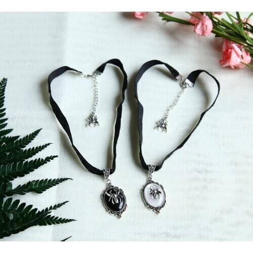 Gothic Spider Choker, Victorian Velvet Choker, Punk Rock Gothic,Spider Necklace, Cameo,Steampunk, Halloween Jewelry for Women