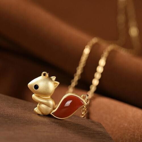 New Silver Inlaid Natural Enamel porcelain Agate Pendant Necklace Cute Stupid Charm Squirrel Niche Craft Womens Brand Jewelry