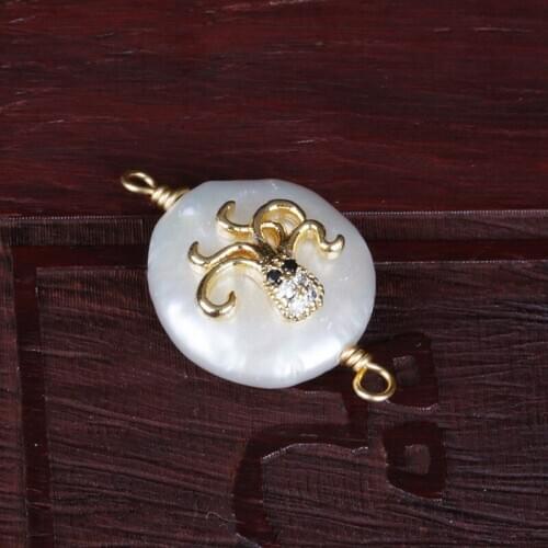 Cz paved tiny gold octopus squid sea animal charms freshwater pearl connector bead charm for bracelet choker earring jewelry DIY