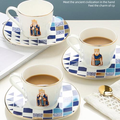 European Ceramic Coffee Cup Luxury Royal Bone China Tea Cups Handle High Quality Saucer Gold Xicaras De Cafe Container LL50CC