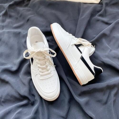 2021 Summer New Shoes Korean Version Trend Wild Couple White Shoes Casual Sports Shoes Fashionable Comfortable Mens Shoes