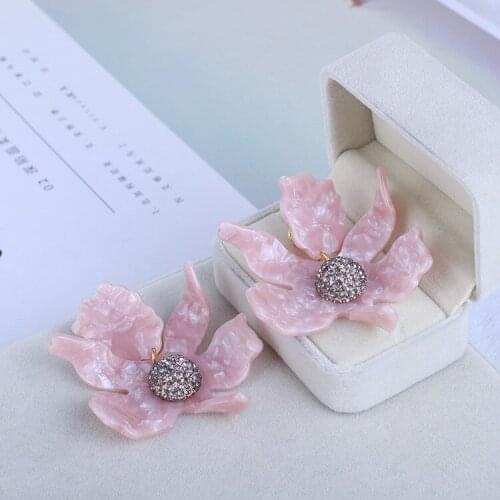 Forest natural resin pink lily flower sparkling diamond ball without pierced ear clip