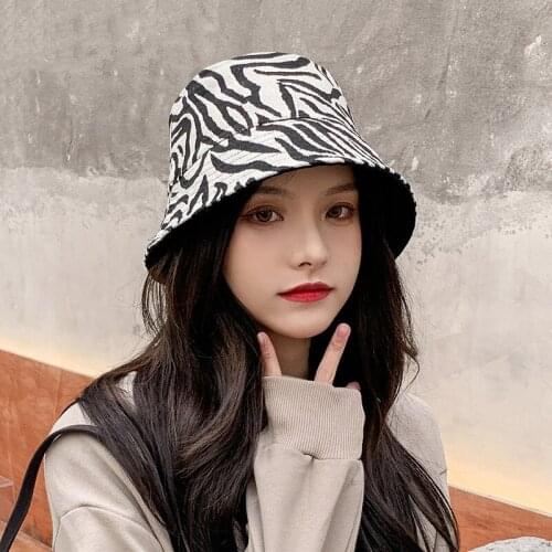 Womens Bucket Hat Cap Summer Fishermans Hat South Korea East Gate Zebra Pattern Double Side Sun Visor 2021 Fashion New
