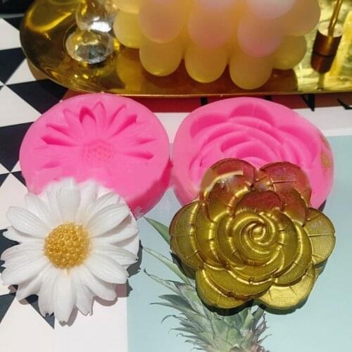 Simulation Flower Molds DIY Epoxy Resin Mold Jewelry Silicone Casting Molds for Wall Hanging Epoxy Resin Mold Key Chain Pendant