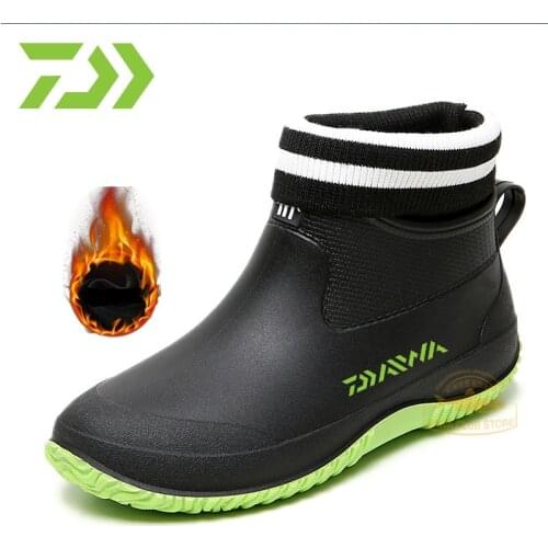 The New Daiwa Fishing Shoes Sneakers Men Women Barefoot Beach Water Shoes Lovers Outdoor Fishing Swimming Bicycle Aqua Shoes