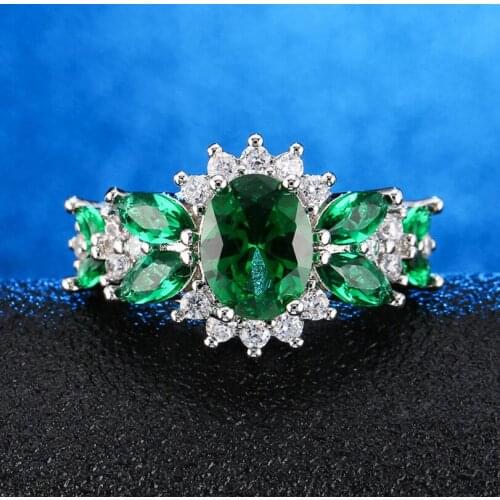 Fashion Resplendent Green Crystal Silver Plated Rings for Women Romantic Wedding Finger Ring Jewelry Charm Women Engagement Gift