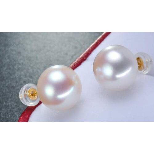Good charming pair of10-11mm round south sea white pearl earring 18k
